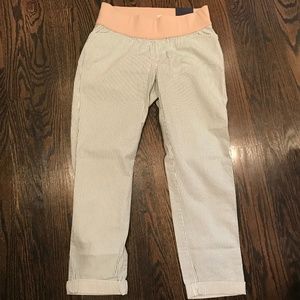 GAP maternity sear sucker low panel pants